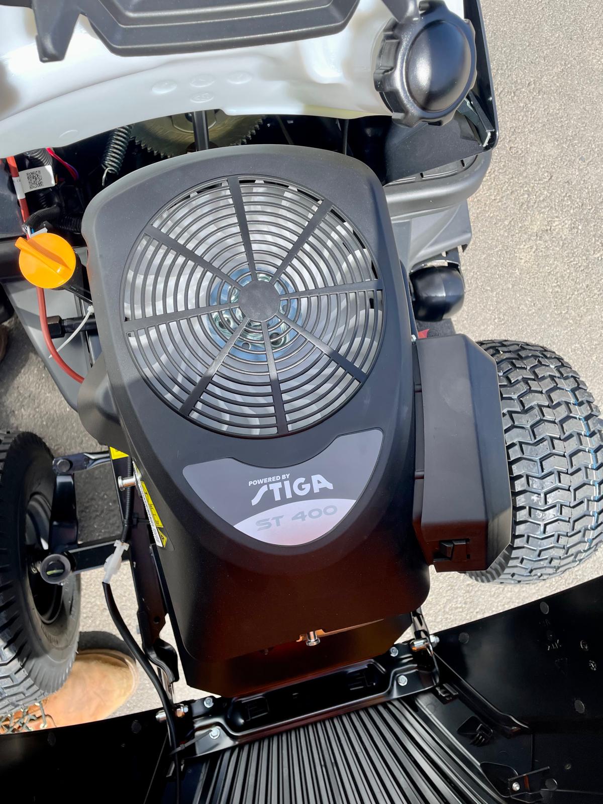 Stiga Estate 384 SE Rasentraktor – 84 cm Schnittbreite, Hydrostat, 200L Fangkorb