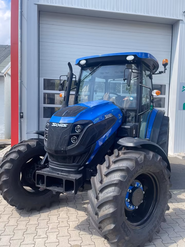 Tracteur Solis 90 Stage V avec cabine – 90 ch, transmission intégrale et boîte de vitesses 20+20