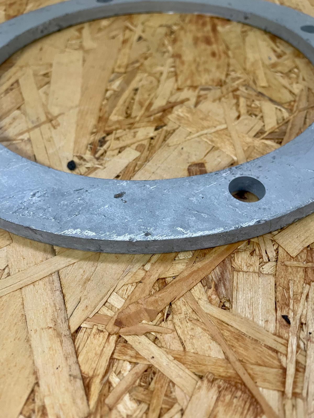 BL23185 Flansch verzinkt 215mm / 190mm / 246mm