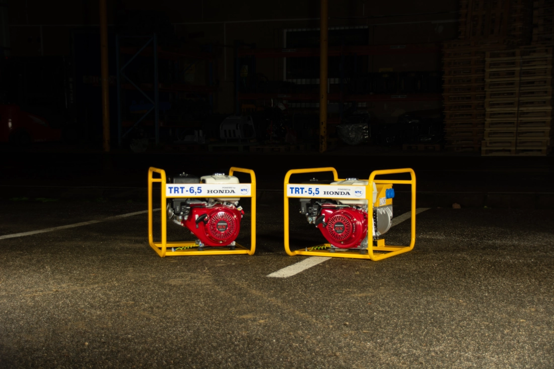 Generator, Portable, Honda, Gasoline, Red