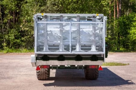 Cynkomet Miststreuer 6.000 kg, hydraulischer Förderer, 4 Vertikalwalzen