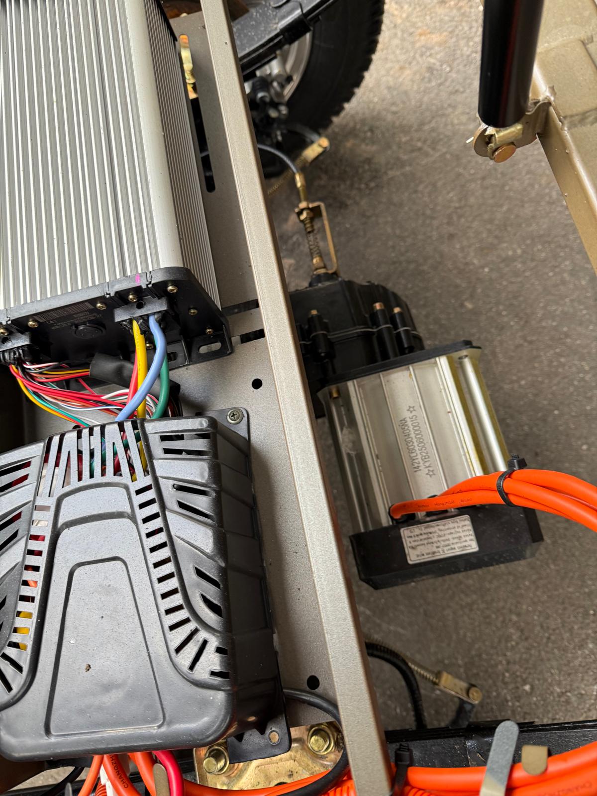 Cargo Runner Toro Electric Tipper – Electric Light Truck | 1500 W | High Payload | 40 km/h