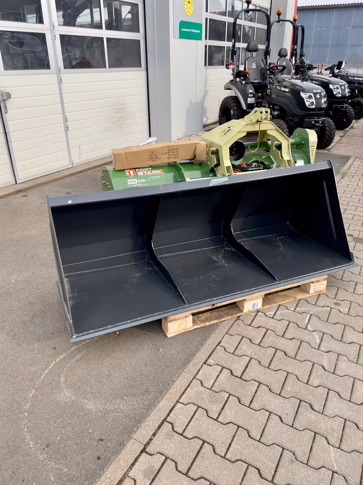 Godet universel renforcé avec attelage européen | Godet pour chargeur frontal