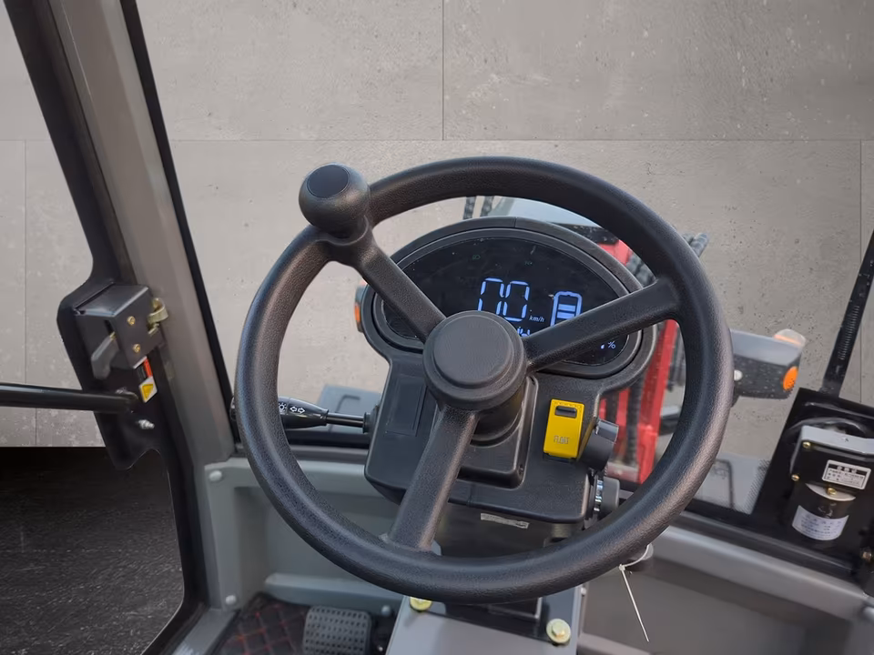 Elektro Teleskopradlader 800 kg – Lithium Batterie, Allrad & Teleskoparm