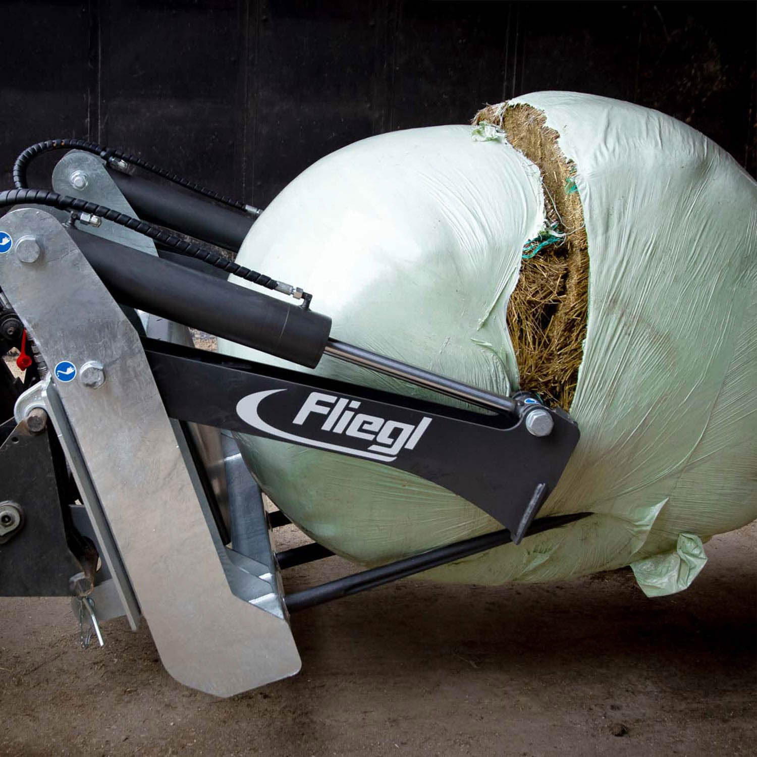 Fliegl Ballenschneider 1700 mm mit Euroaufnahme & Dreipunkt