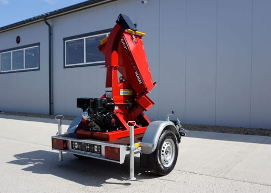 Remet CNC RTS630 wood chipper with petrol engine & trailer – professional disc chipper 100 mm