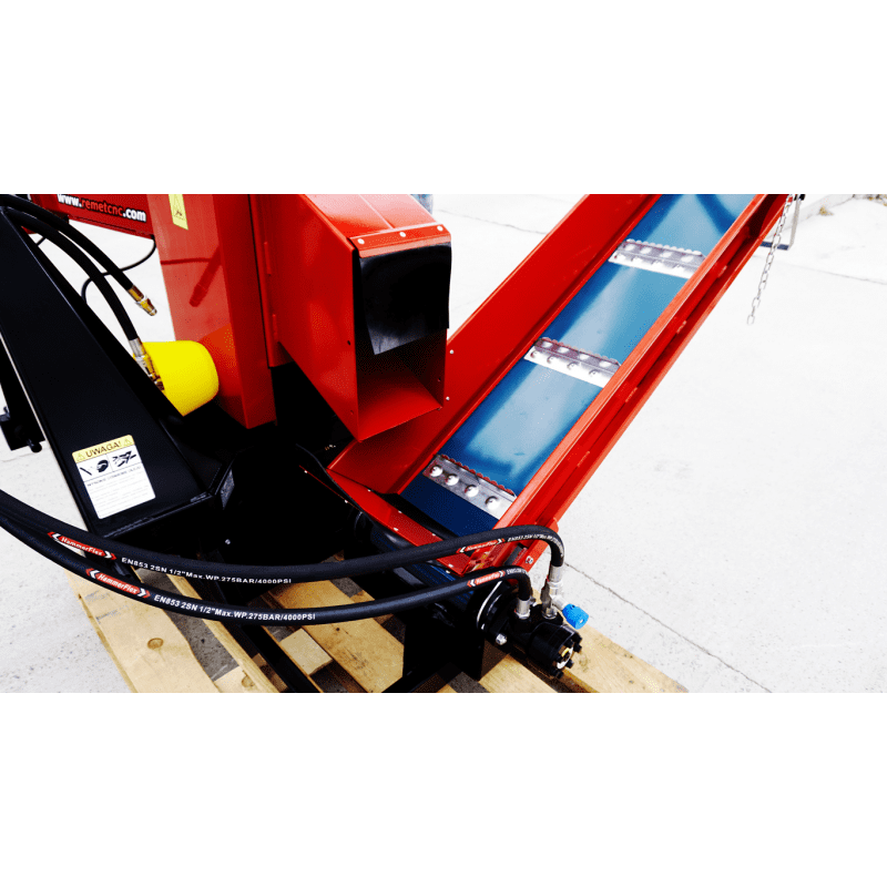 Remet CNC wood chipper RP150 PTO with 3 m conveyor belt | Professional wood chipper 140 mm