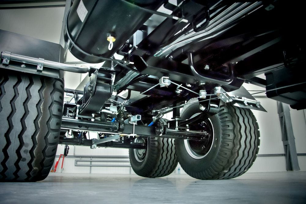 PRONAR T185/1 Hooklift Trailer – 15 t Gross Weight, Tandem, Hydraulic, for Agriculture & Construction