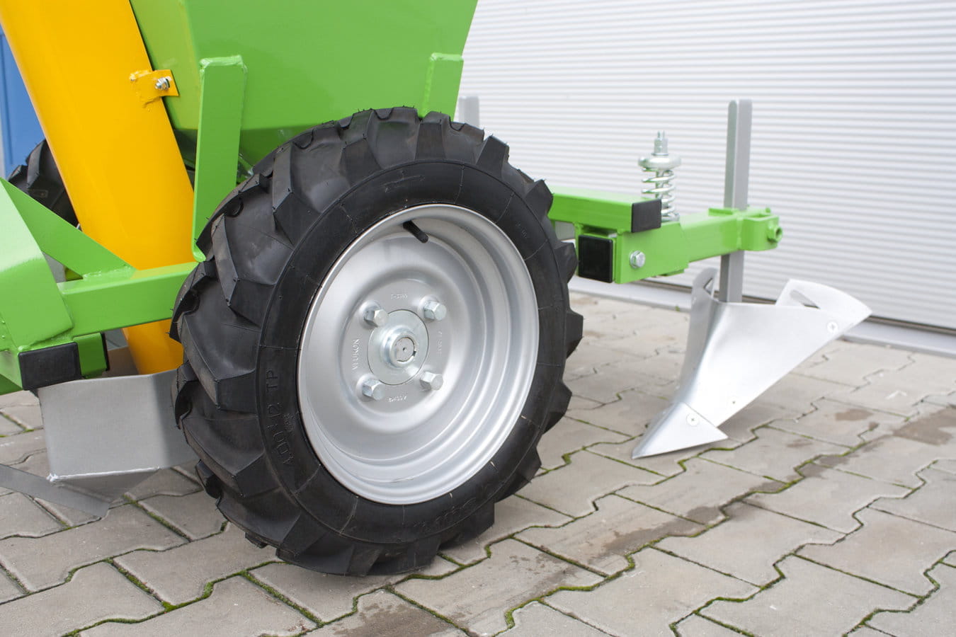 Bomet 2-row potato planter