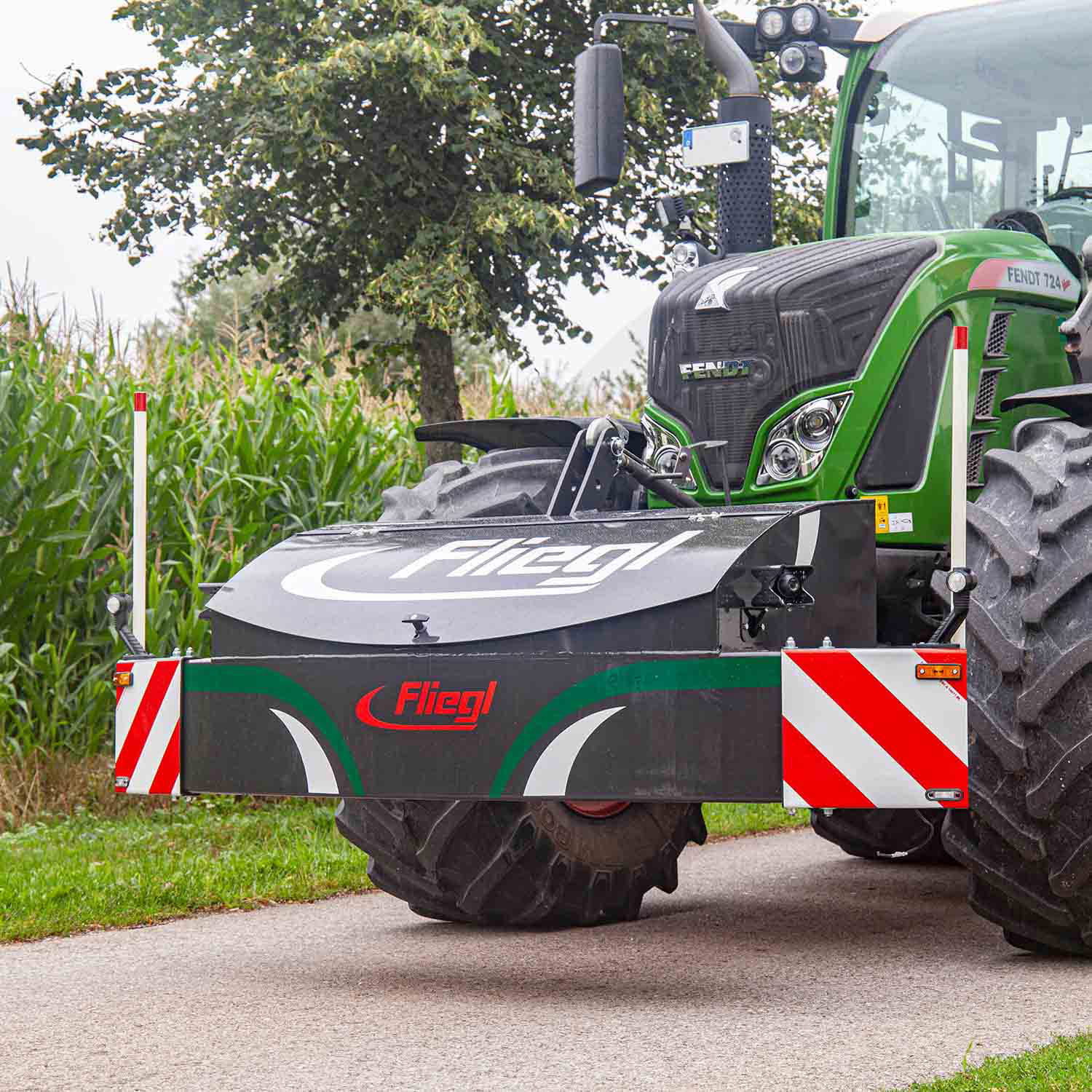 FLIEGL Frontbumper 1500kg mit Werkzeugkasten - LED Paket / KAT II / III