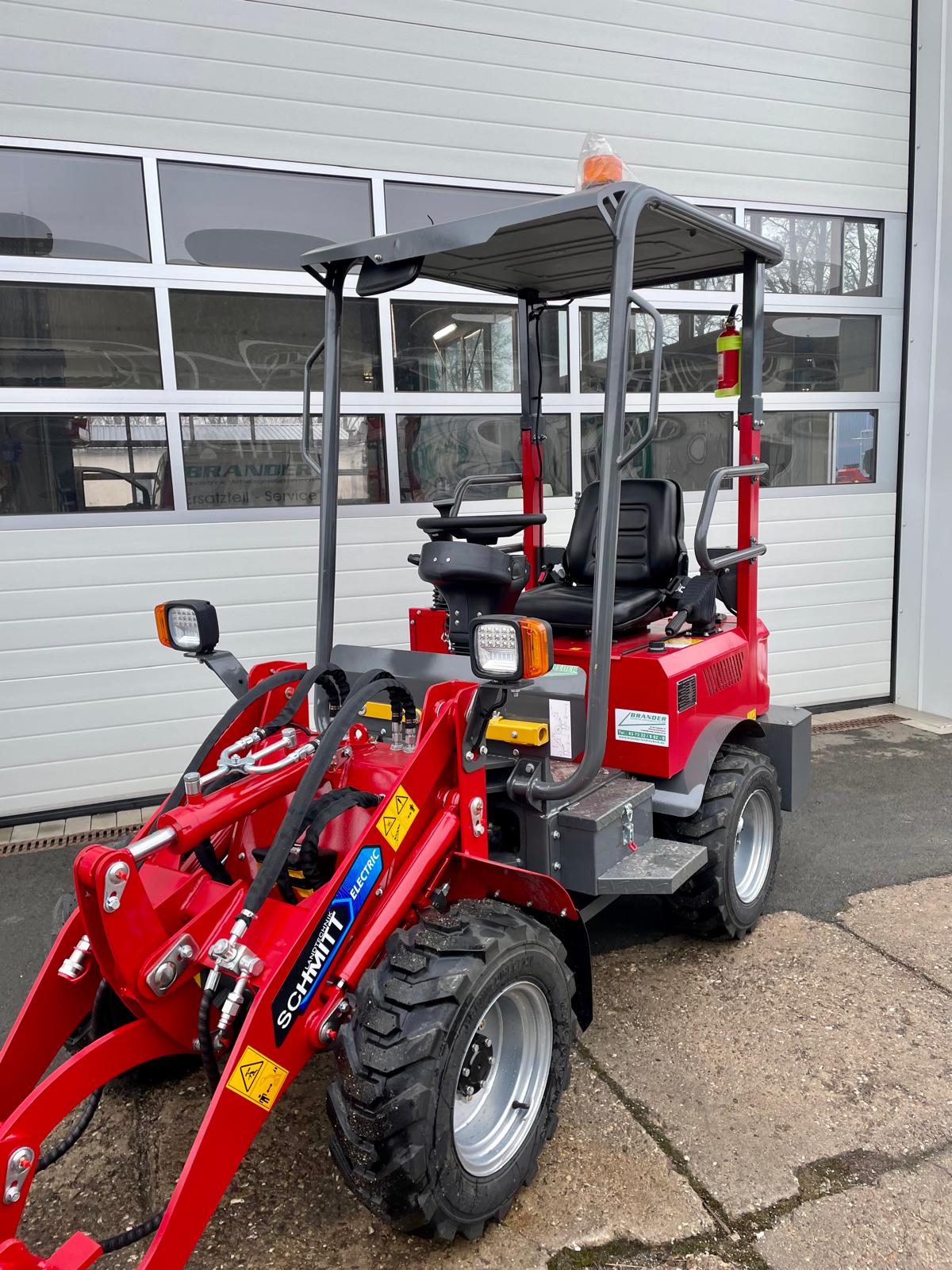 Elektro Radlader 604 – 650 kg Hubkraft | Zero Emission Allradlader