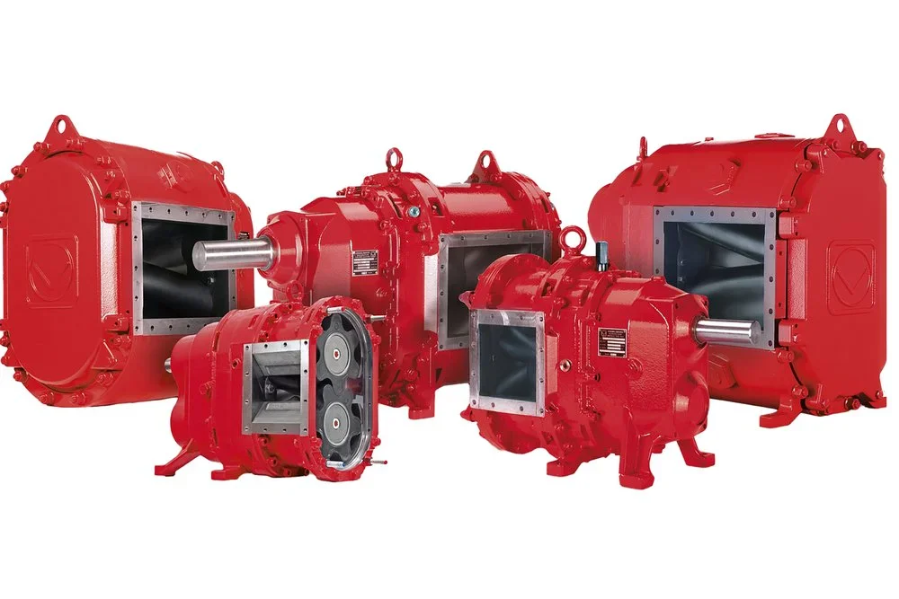 rotary gear reducers, Getriebe, Motorgetriebe, rote Maschinenteile, industrielle Ausrüstung