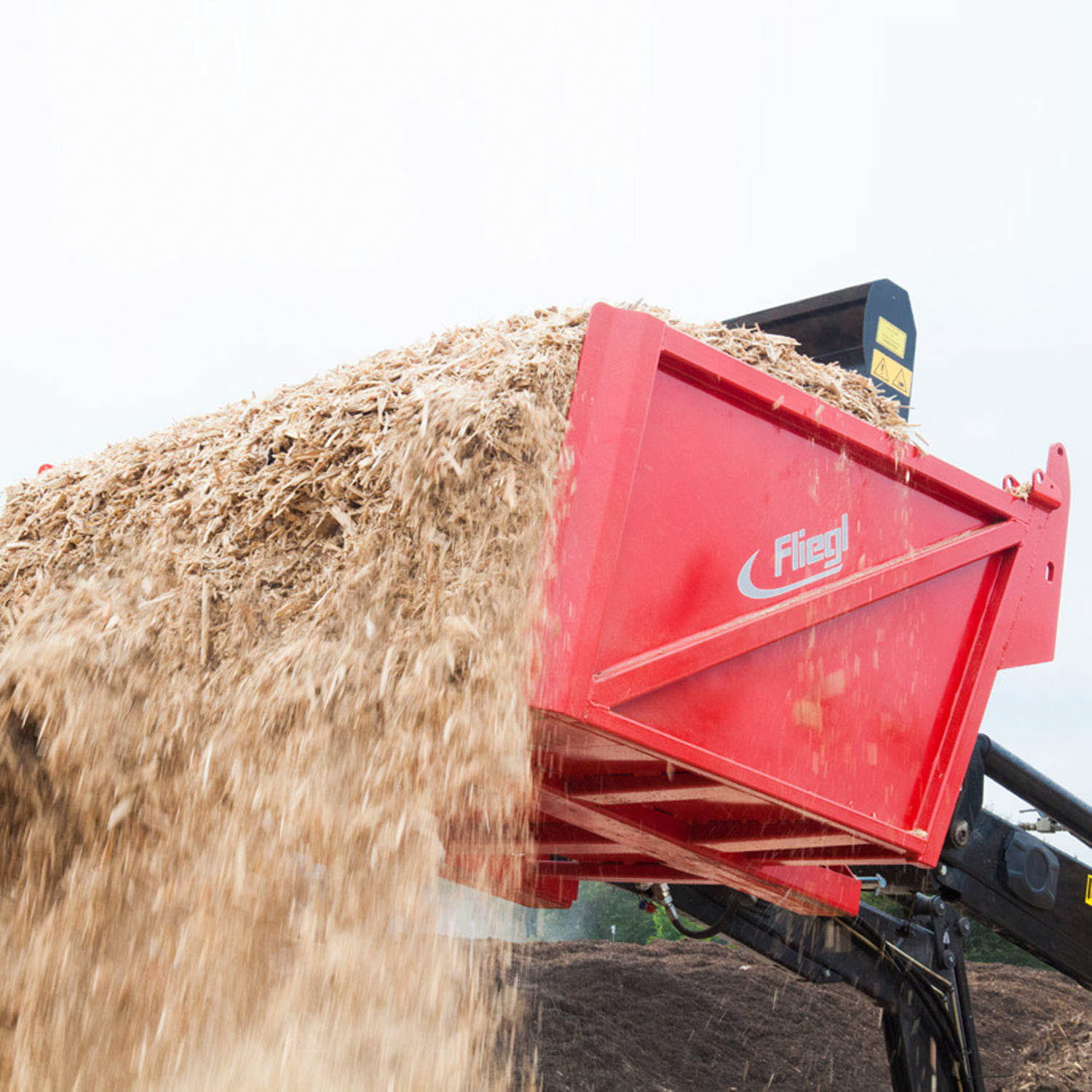 Fliegl push-off bucket | Hydraulic | Euro standard & three-point linkage | Robust & durable