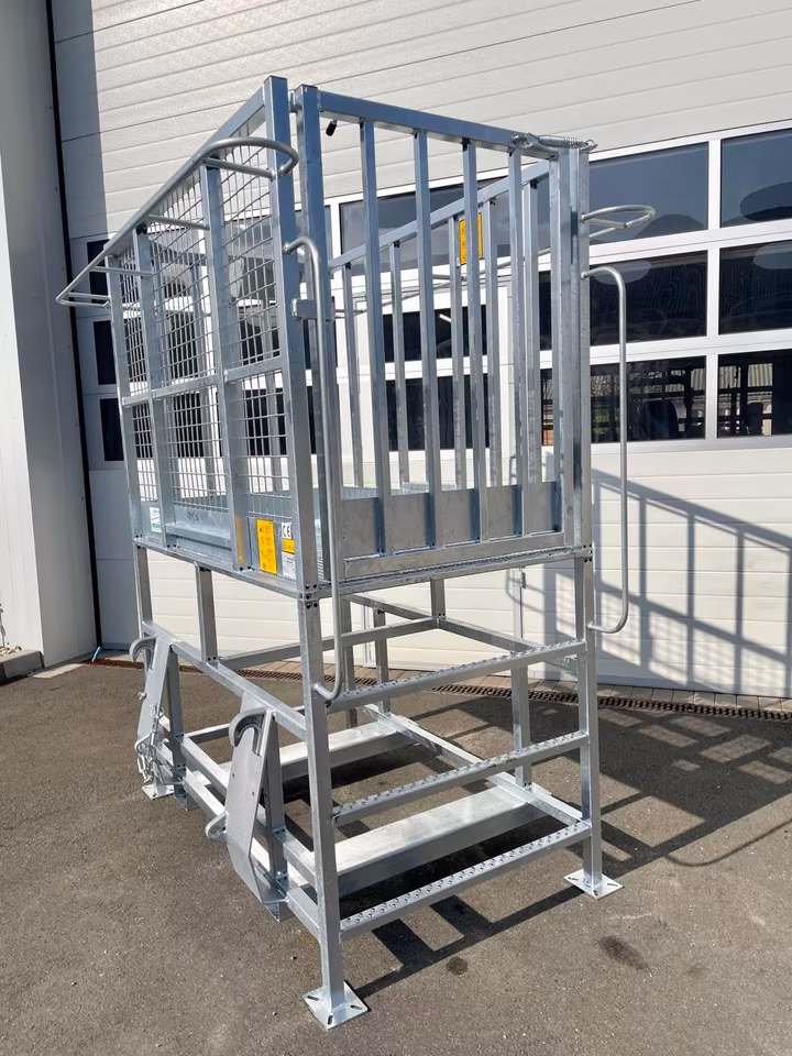 Fliegl Arbeitsbühne verzinkt | Euronorm- & Stapleraufnahme | EG-vorzertifiziert | sicher & robust