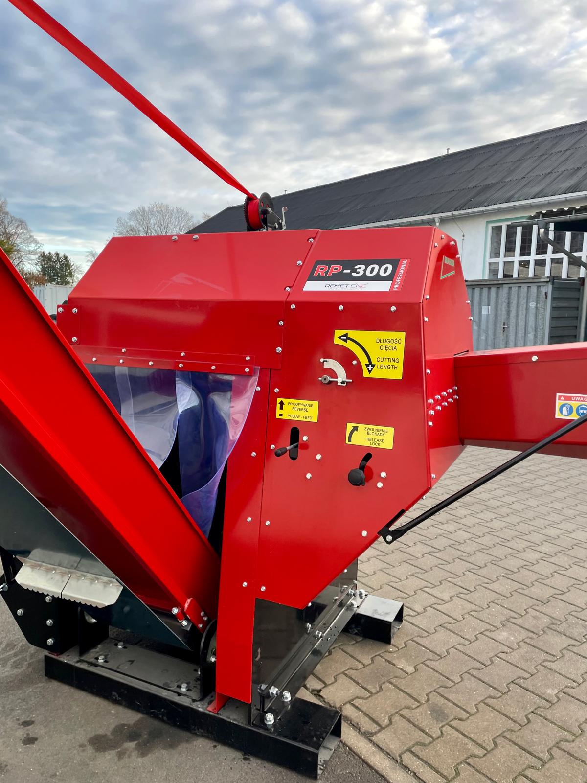 Remet CNC Holzhacker Woodpecker RP300 – Schneidespalter mit PTO-Antrieb & Förderband 3M