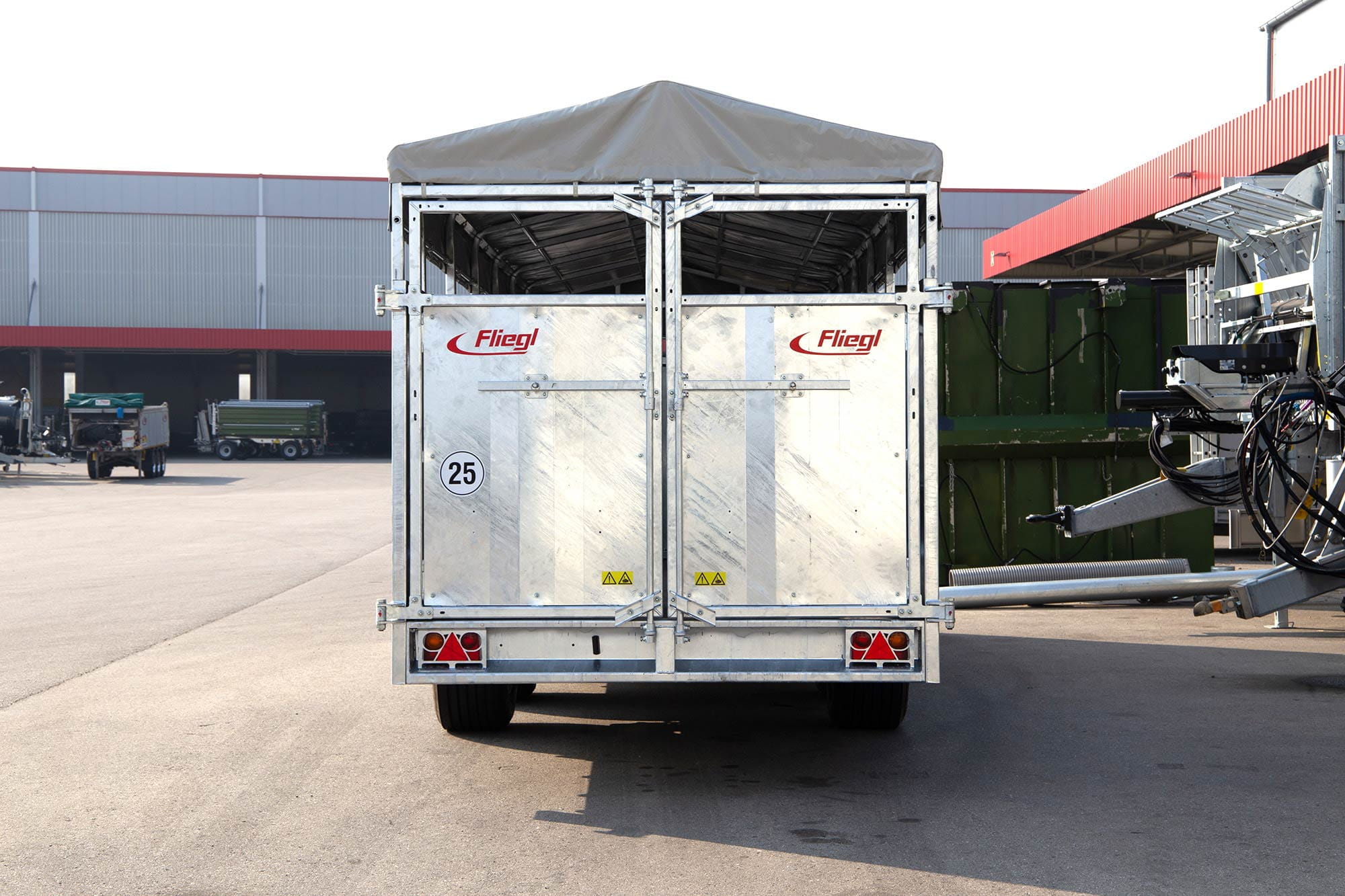 Fliegl livestock transport trailer tandem - TTW 140