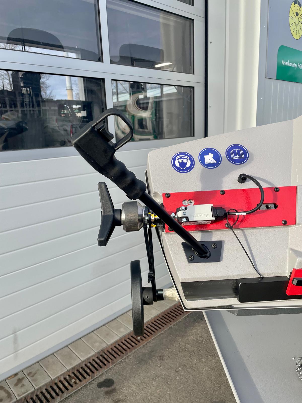 BOMAR BasiCut 275.230 DG – manuelle Metallbandsäge mit stabilem Graugussrahmen, Hartmetall-Sägebandführung und 1.500 W Antrieb