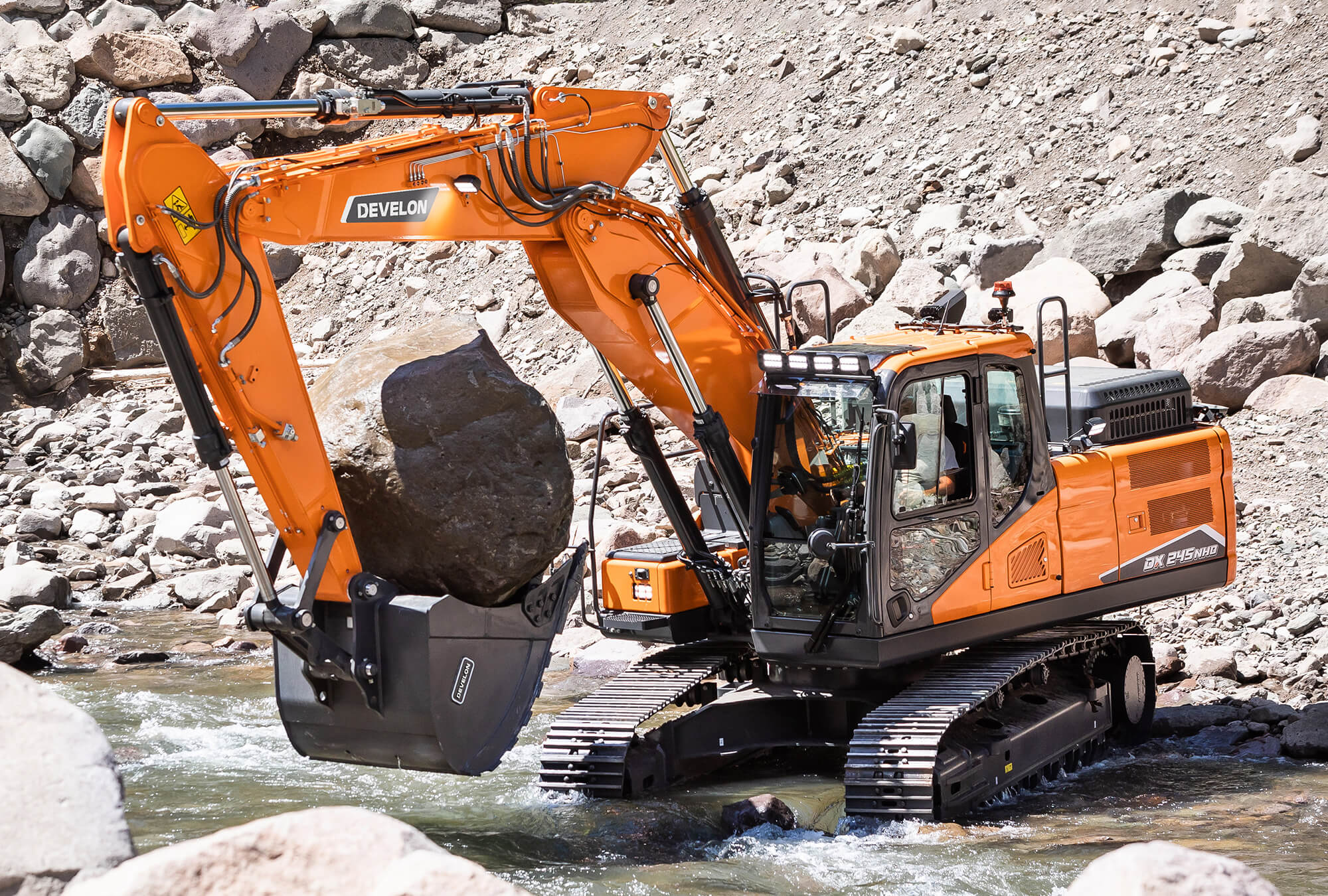 Raupenbagger Develon DX245NHD-7
