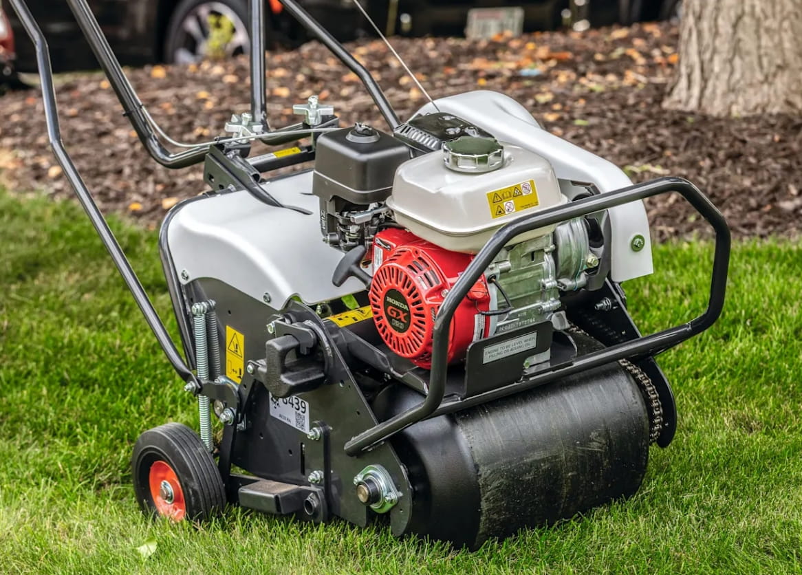 Bobcat AE19 Aerifizierer | 48 cm Arbeitsbreite | Profi-Rasenpflege