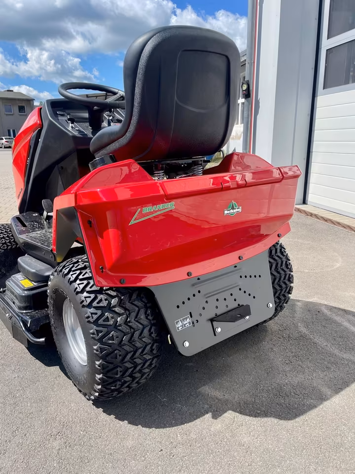 Herkules HT 110-24 D NEO lawn tractor | Professional high-grass mower | 24 hp | Perfect grass distribution