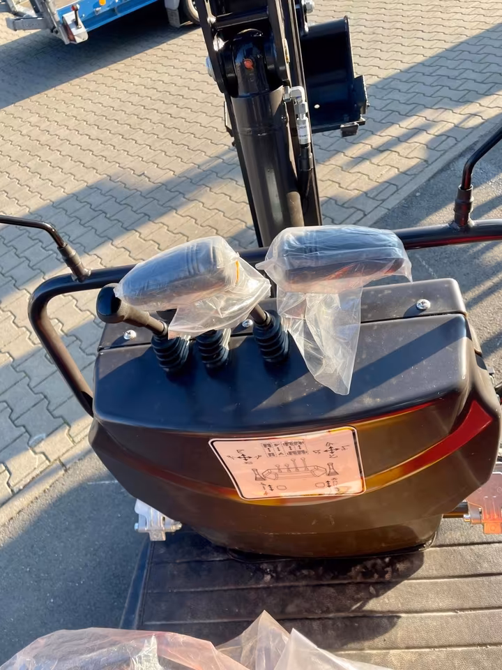 Rhinoceros XN13 Minibagger – Kubota Motor, Schnellwechsler & Baggerdaumen