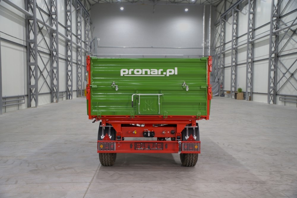 landwirtschaftsanhänger, grün container, metallcontainer, hinteransicht, große schottstärke