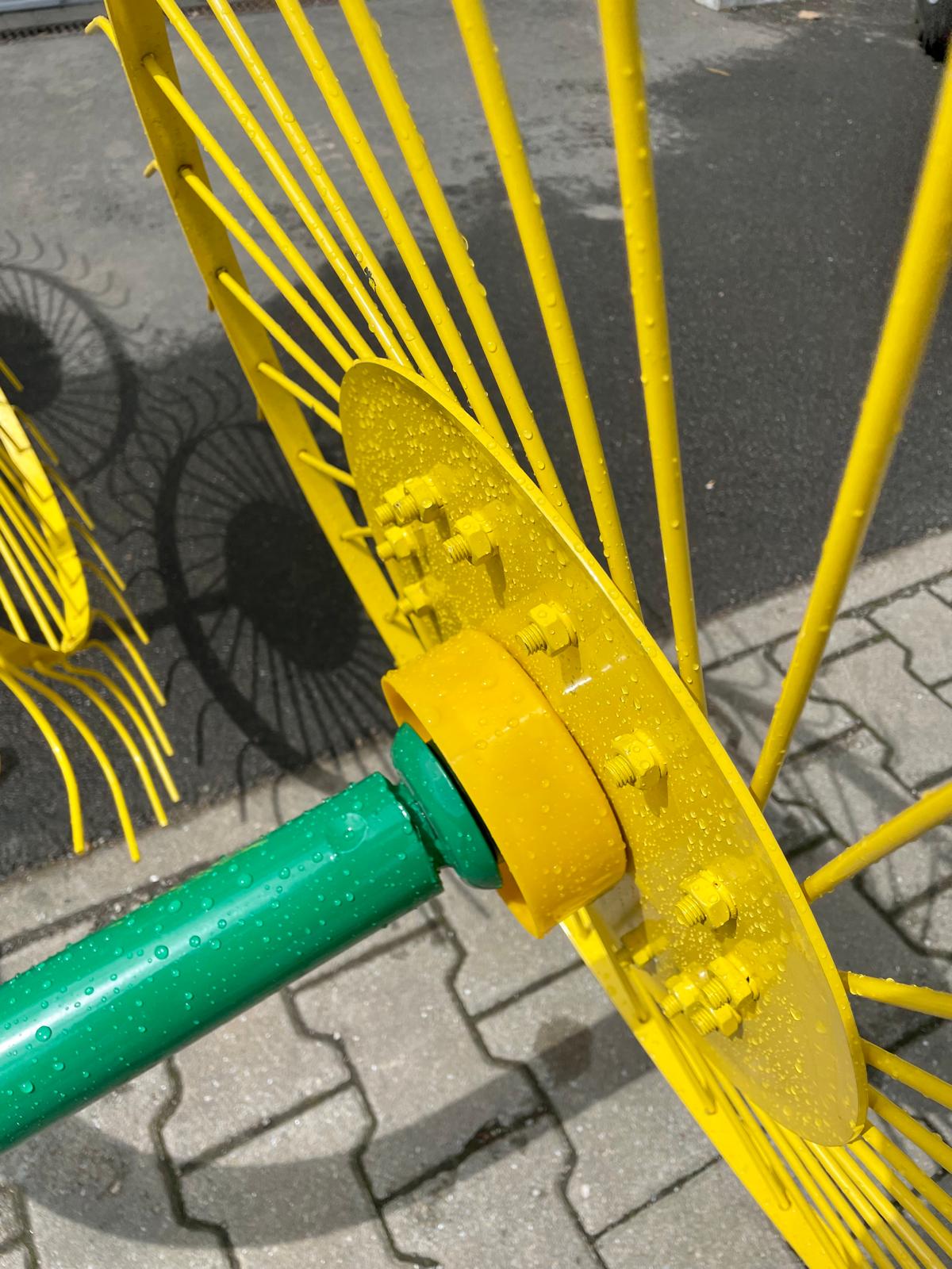 Sternheuwender 3 Räder | 2,50 m Schüttelarbeitsbreite | 1,70 m Schwaderbreite | Kat. 1 & 2 | Abstellstütze | Heuwender & Schwader