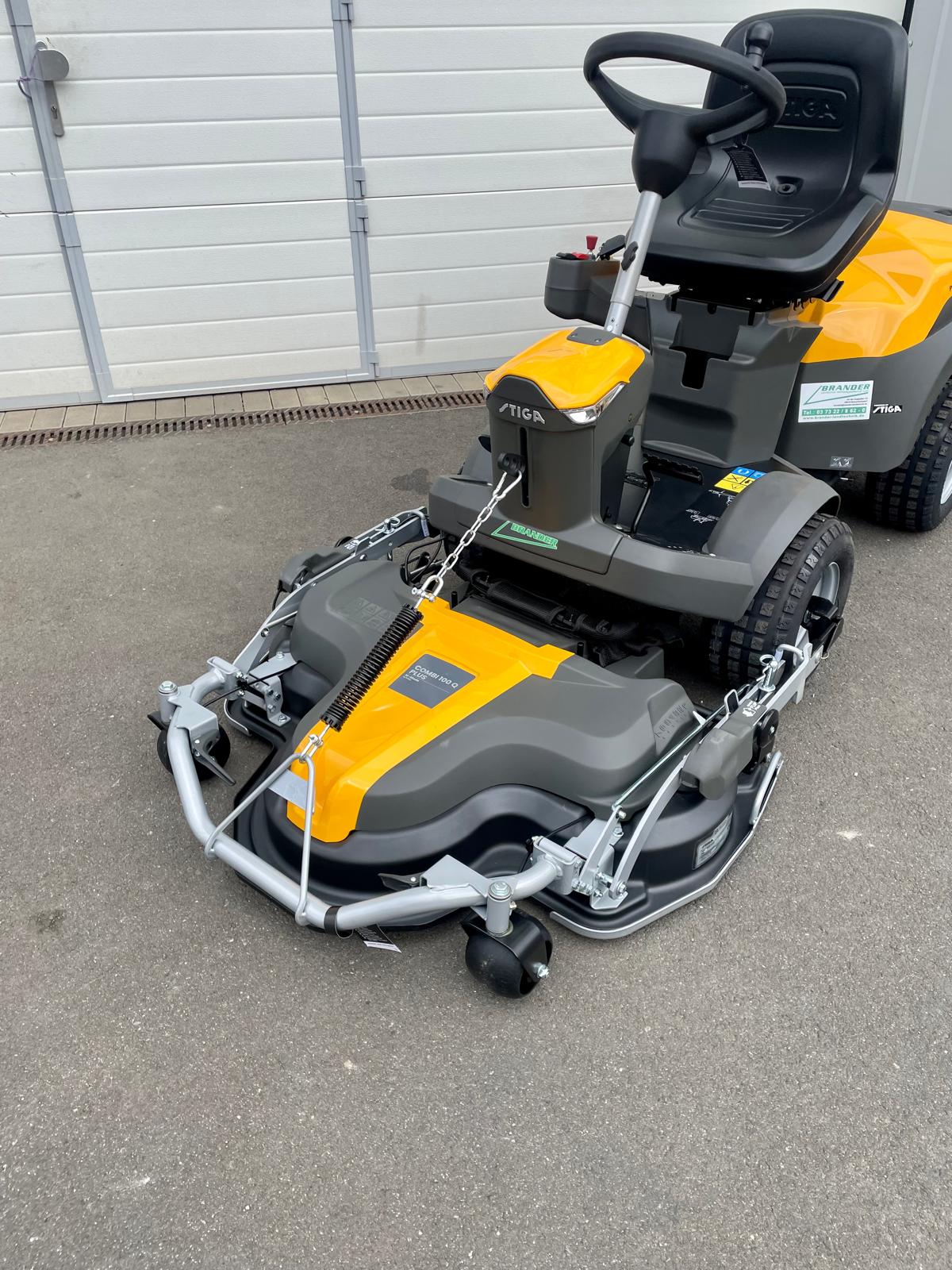 Allrad Aufsitzmäher / Frontmäher Stiga Park 500WX mit Mähwerk