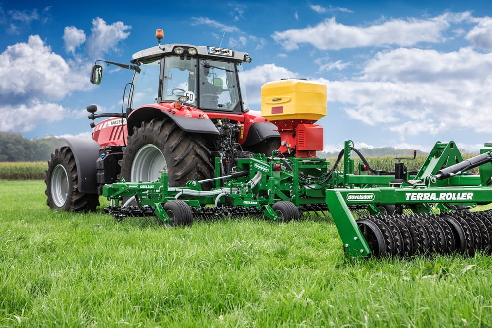 Düvelsdorf Grünlandkombination Striegel GREEN.RAKE expert +  Ackerwalze TERRA.ROLLER expert