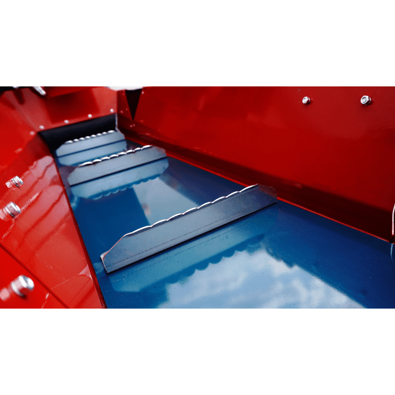 Remet CNC wood chipper R100 PTO with 2.3m conveyor belt