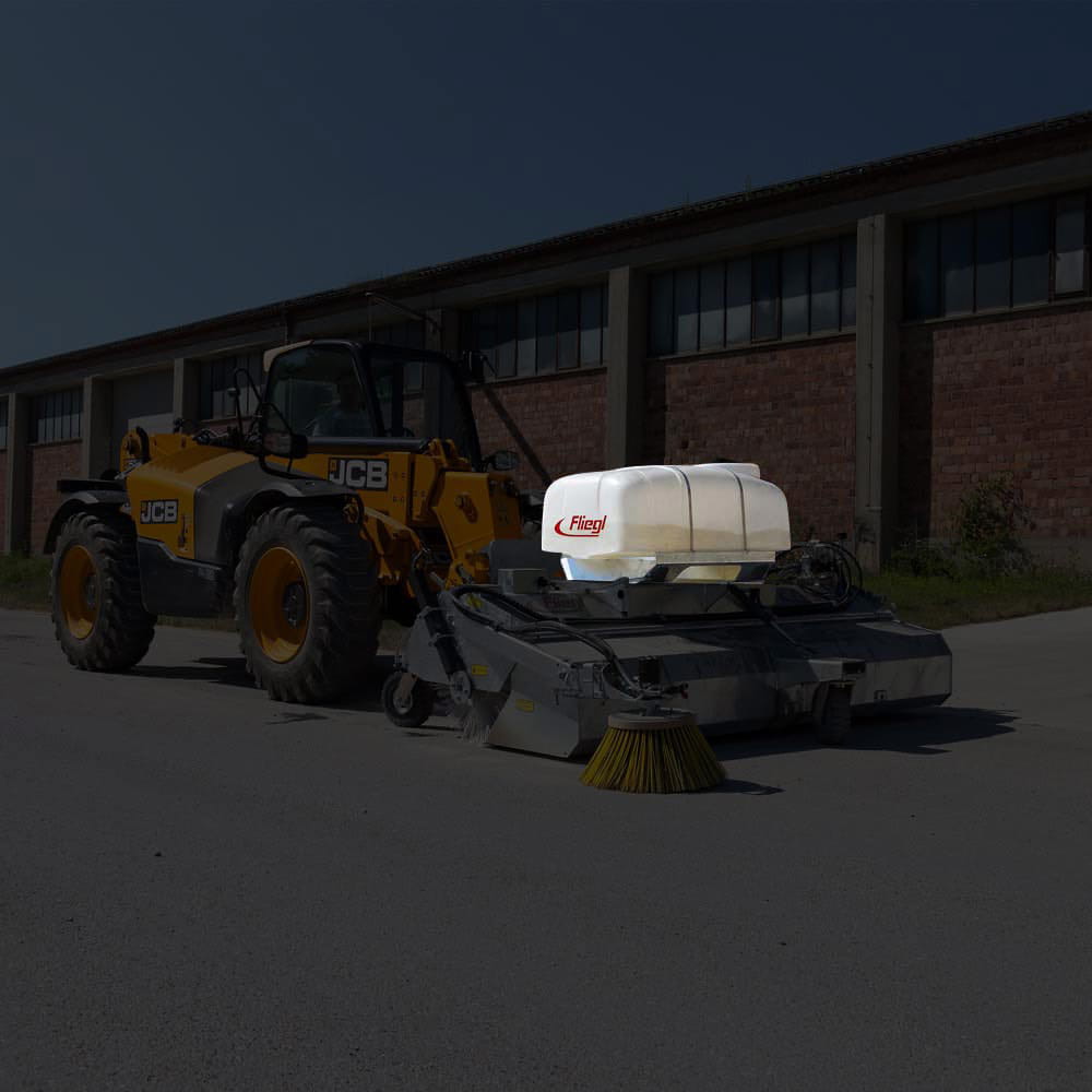 AUFPREIS Sprüheinrichtung mit 300 l Tank für Kehrmaschine 2300 mm