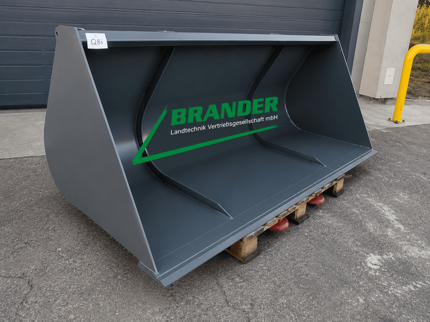 Godet arrondi avec attelage européen | Godet pour chargeur frontal
