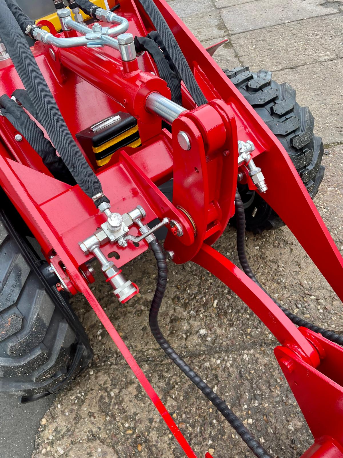 Elektro Radlader 604 – 650 kg Hubkraft | Zero Emission Allradlader