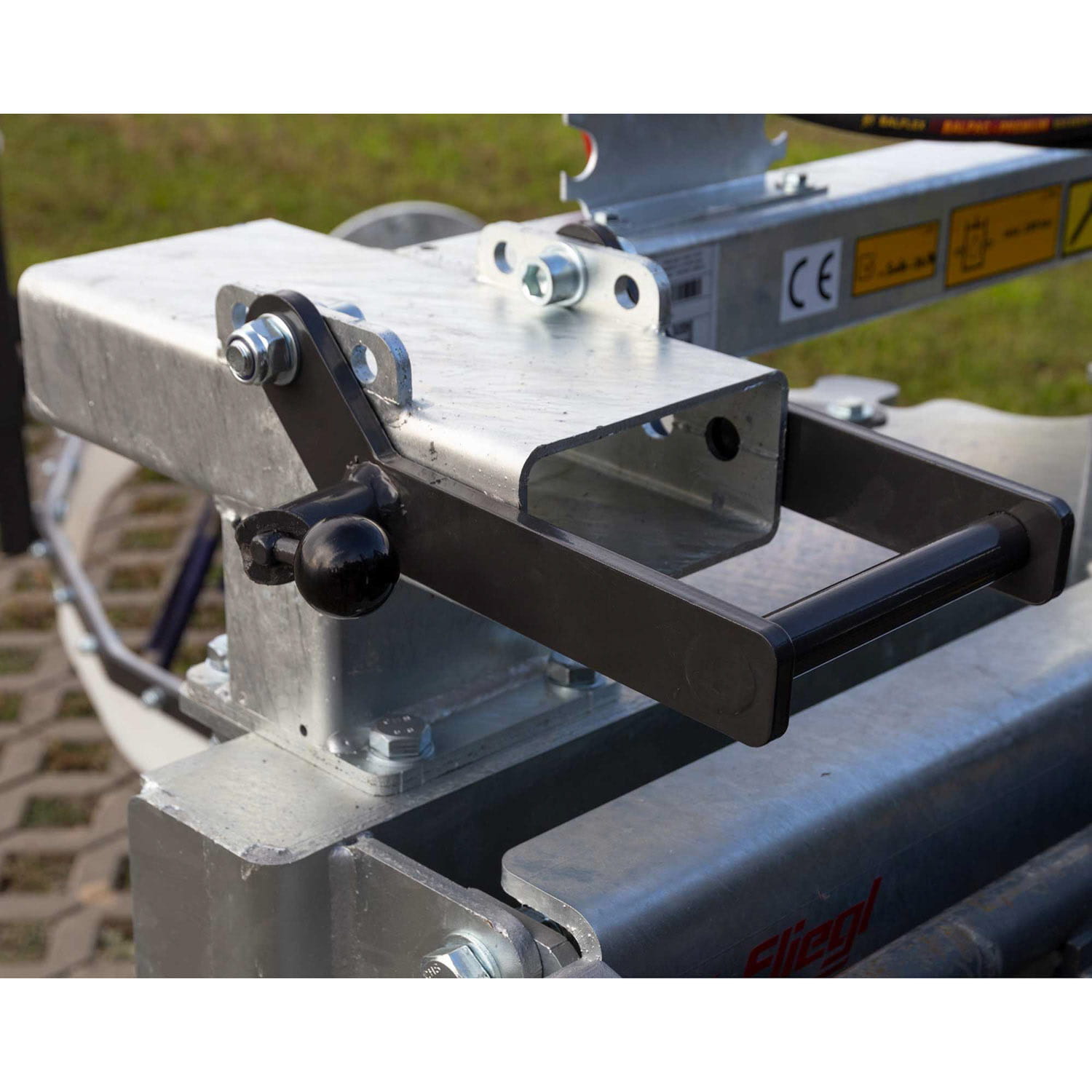 Fliegl Wildkrautbesen Ø 600 mm | hydraulisch | Hof-, Rad- & Teleskopladeraufnahme