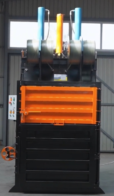 Altpapierpresse / Kartonpresse / Folienpresse 28 Tonnen - 400V / 5,5kW