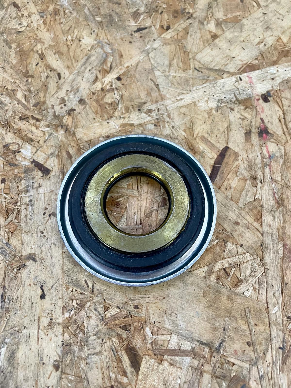 E038148 Kverneland Öldichtring / Abdeckscheibe - RF26910