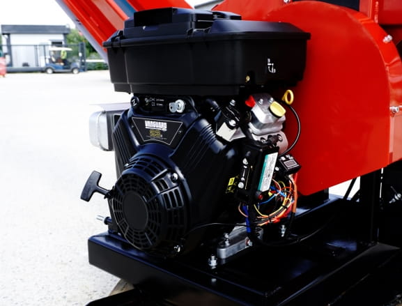 Remet CNC Wood Chipper RPS-120 – 27 HP, 3 m Conveyor Belt & 360° Rotating Ring | Professional Roller Chipper