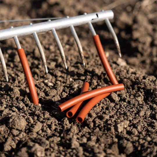Râteau de jardin en aluminium avec tubes marqueurs – râteau de précision pour la préparation des semis