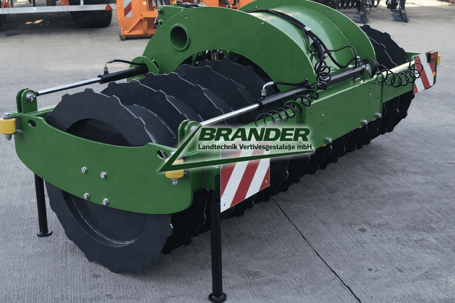 Silowalze mit hydraulischem Seitenverschub – 2,5 m & 3,0 m, befüllbar, Kat. 2/3