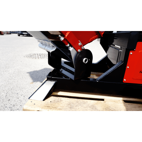 Remet CNC Holzhacker RP-200 mit Förderband 3m | Profi PTO-Holzhacker bis 16 cm