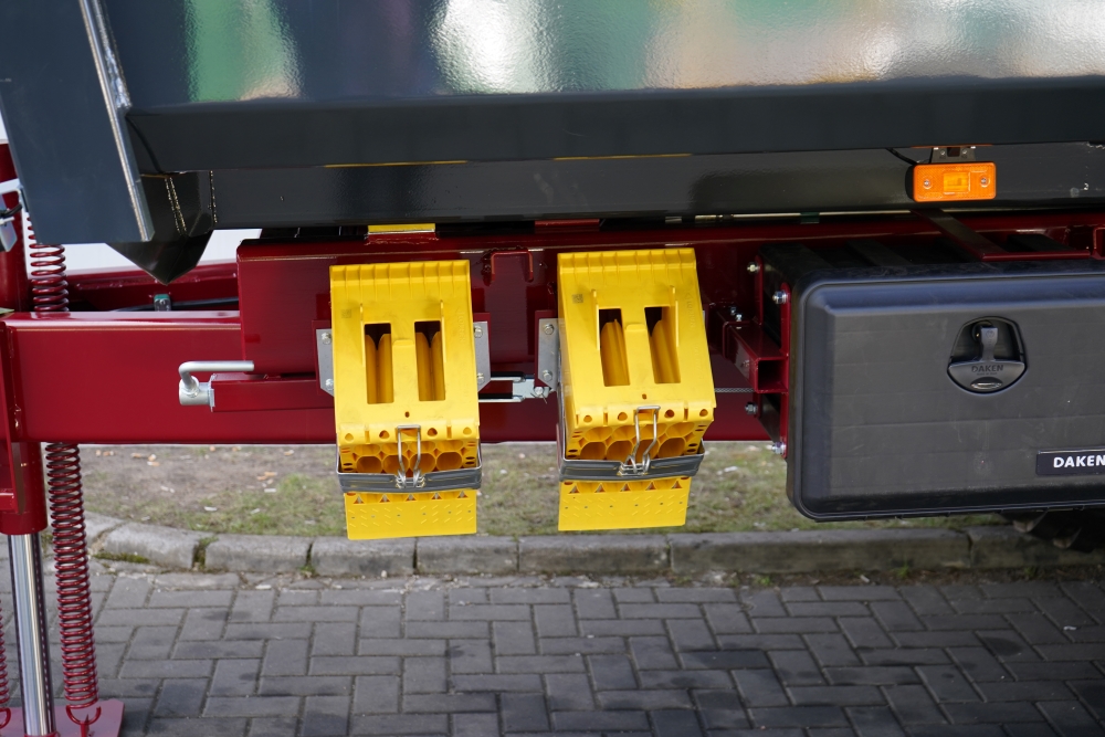 Anhänger, Anbauteile, gelbe Halter, Trailerteile, Aufbewahrungsbox