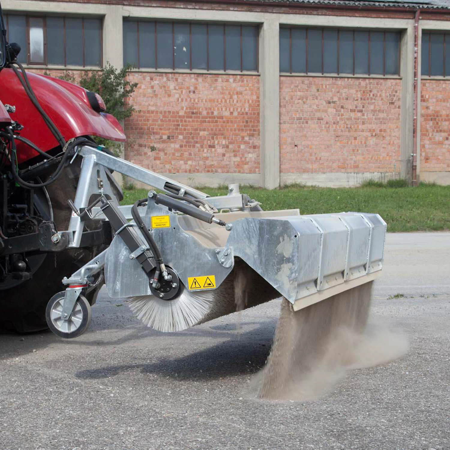 Fliegl Kehrmaschine 2300 mm schwenkbar Dreipunktaufnahme verzinkt mit Sammelwanne