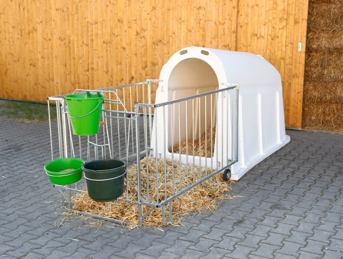 Kerbl Kälber Einzeliglu mit UV Stabilisatoren - mit leichter Umzäunung
