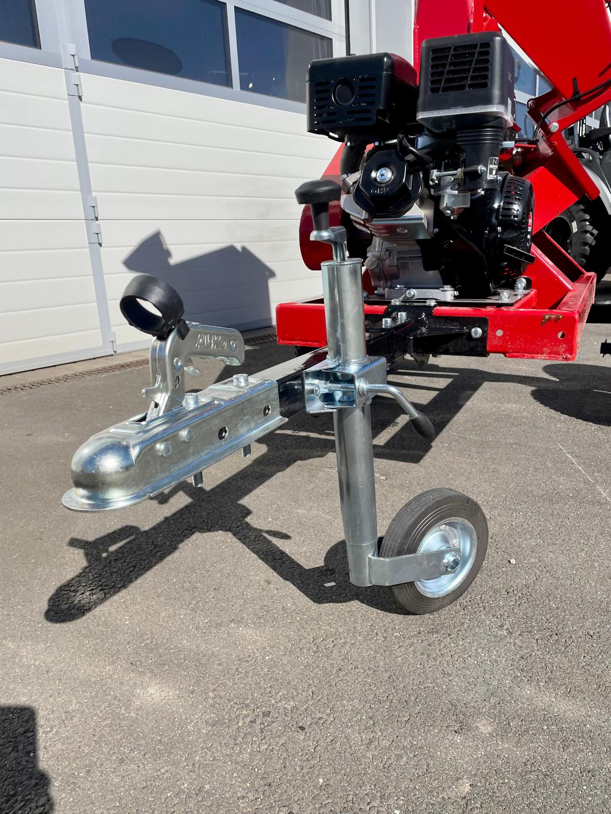 Remet RTS630 wood chipper, petrol engine, off-road – 100 mm disc chipper