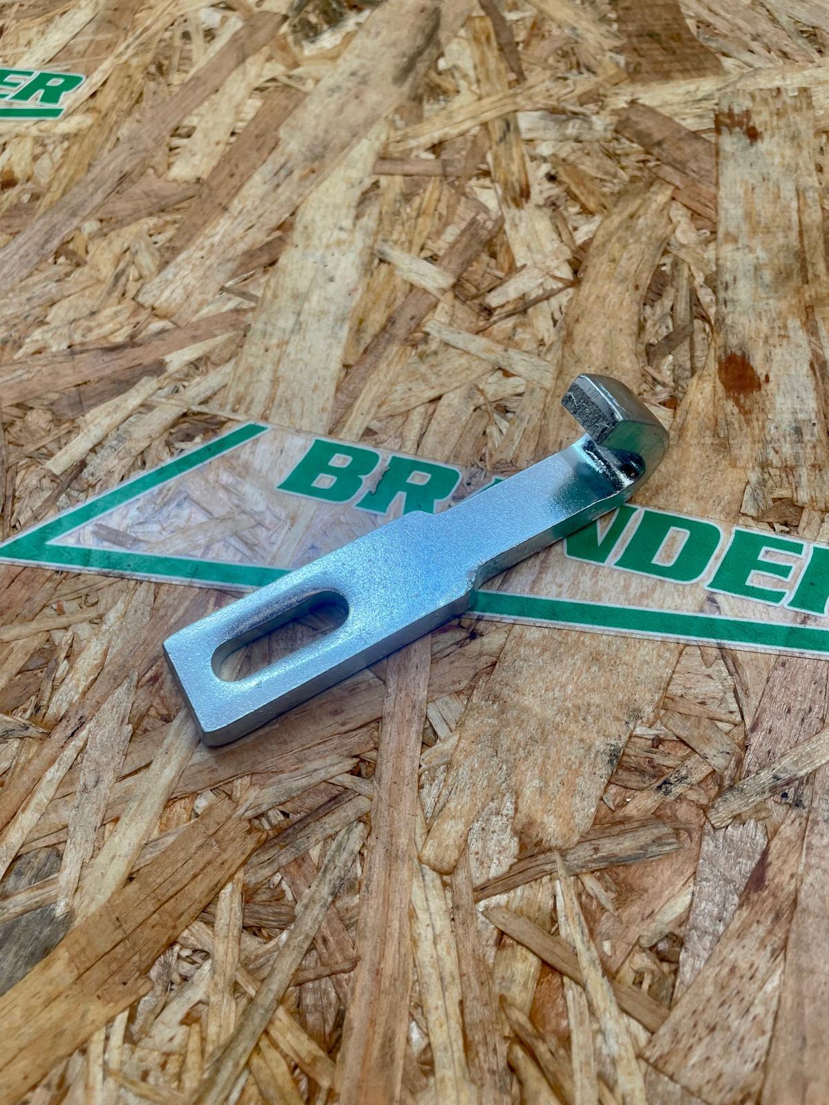 Hesterberg Eingriffhaken verzinkt - passend zu Conow HW80 / HW60