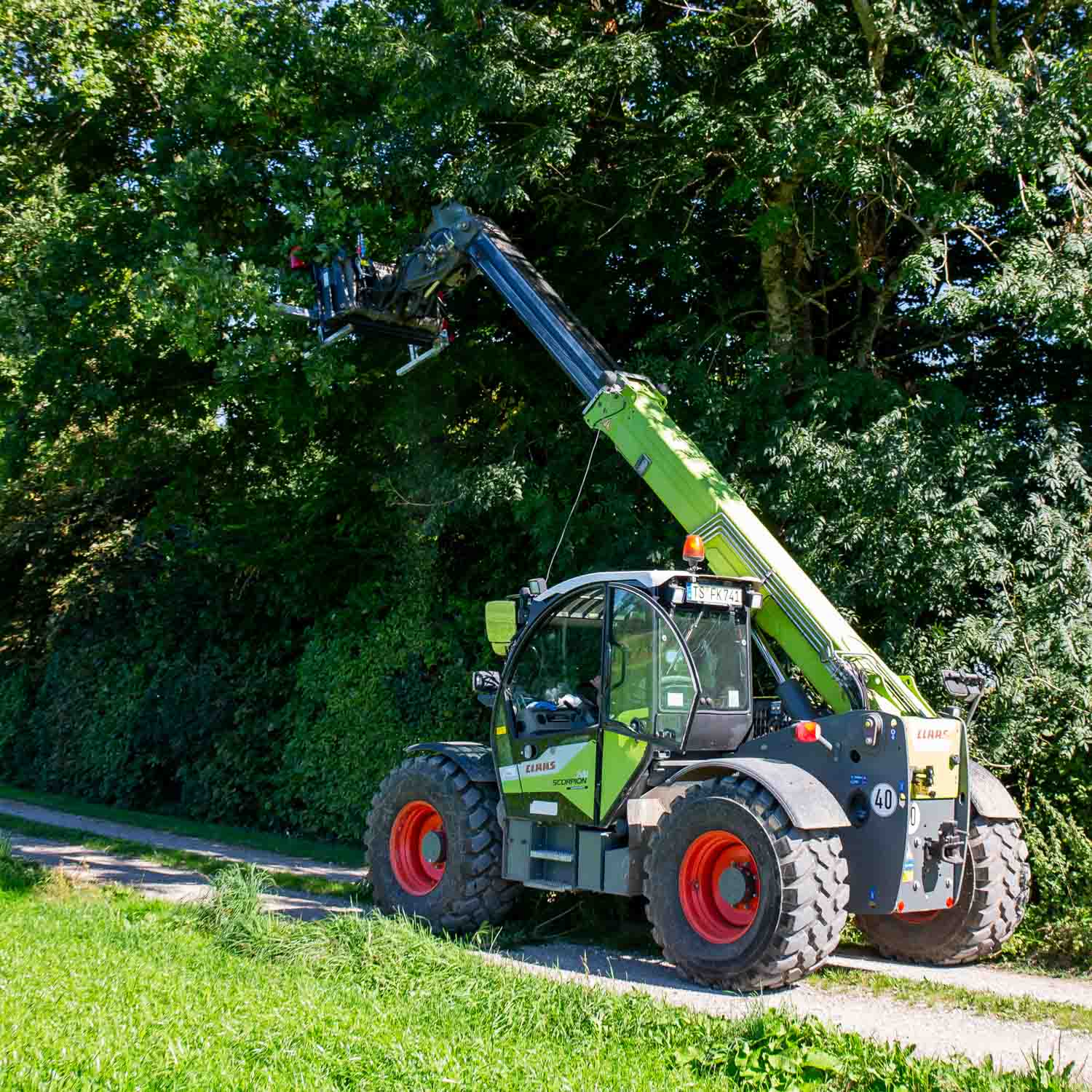Fliegl Astsäge 1-Blatt Ø 700 mm – Rad- & Teleskopladeraufnahme – 750 mm Seitenausschub