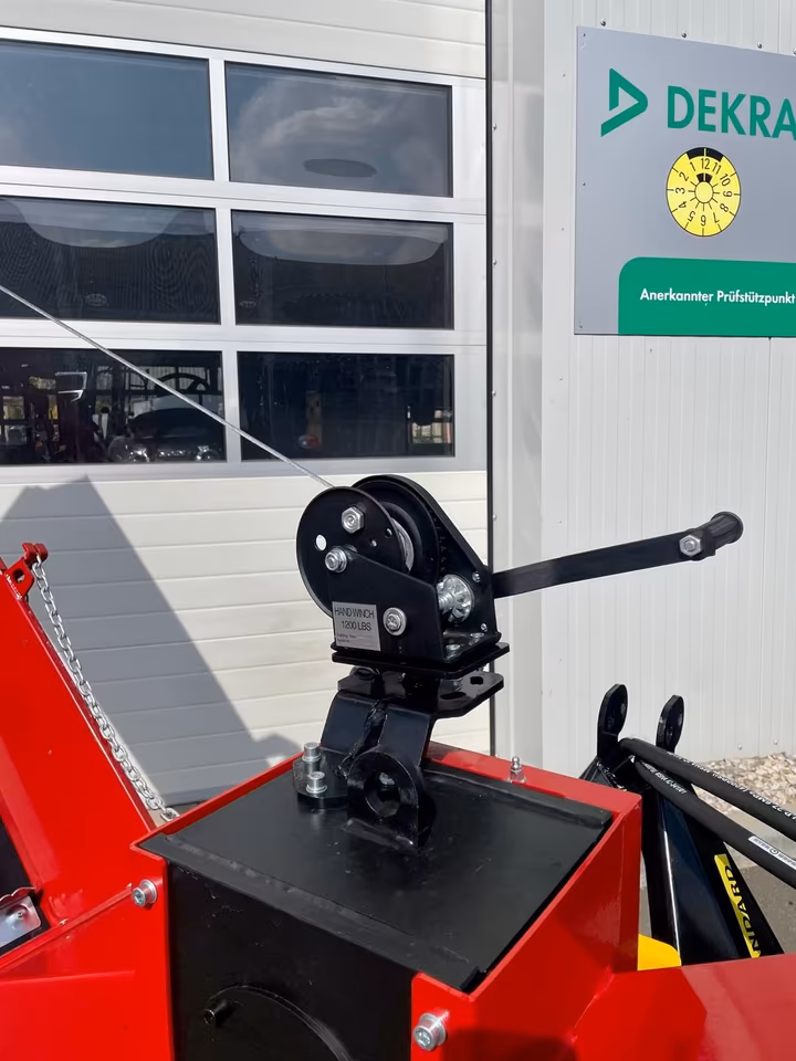 Remet CNC Holzhacker R120 Zapfwelle mit Förderband