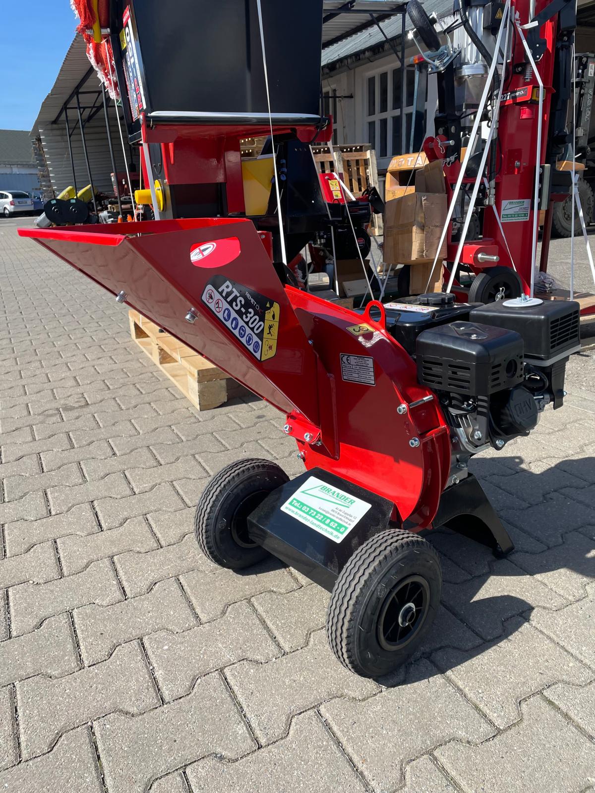 Garden shredder / branch shredder RTS300 - 7HP petrol engine