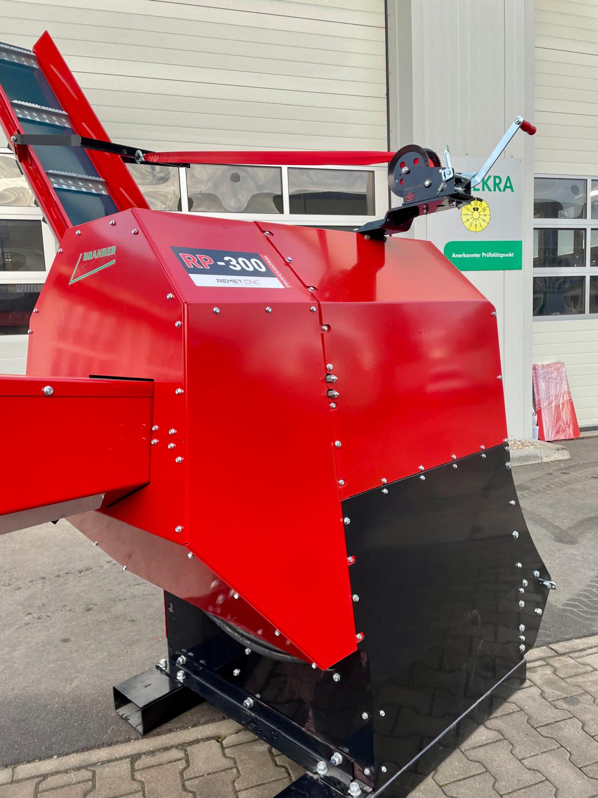Remet CNC Holzhacker Woodpecker RP300 – Schneidespalter mit PTO-Antrieb & Förderband 3M