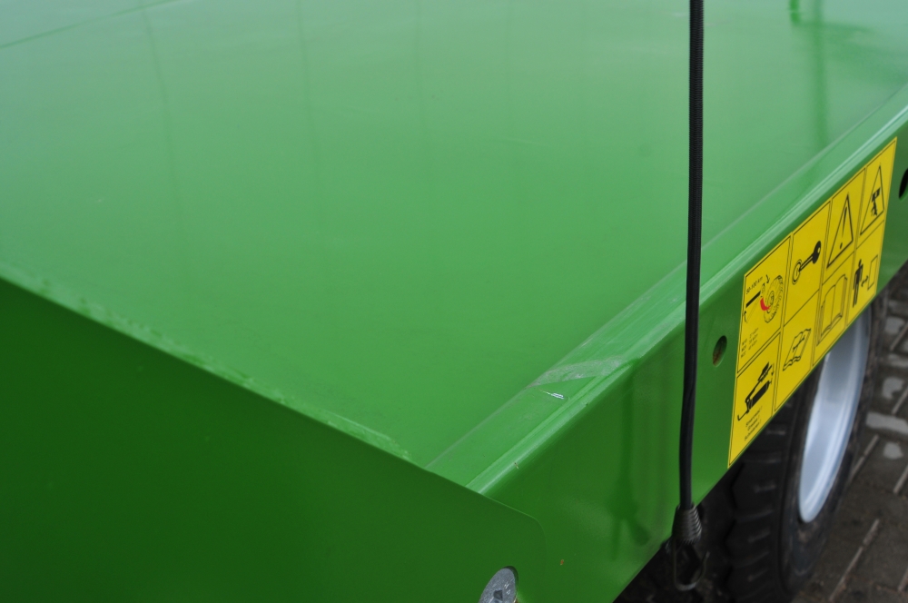 grüne Farbe, seitliche Platte, Warnaufkleber, Reifen Rad, Aluminiumkörper